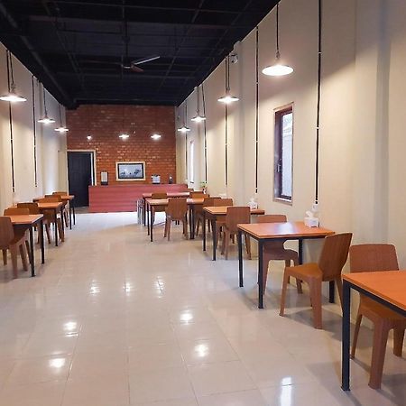 ホテル Reddoorz Syariah Near Transmart Jambi 2 Palmerah エクステリア 写真