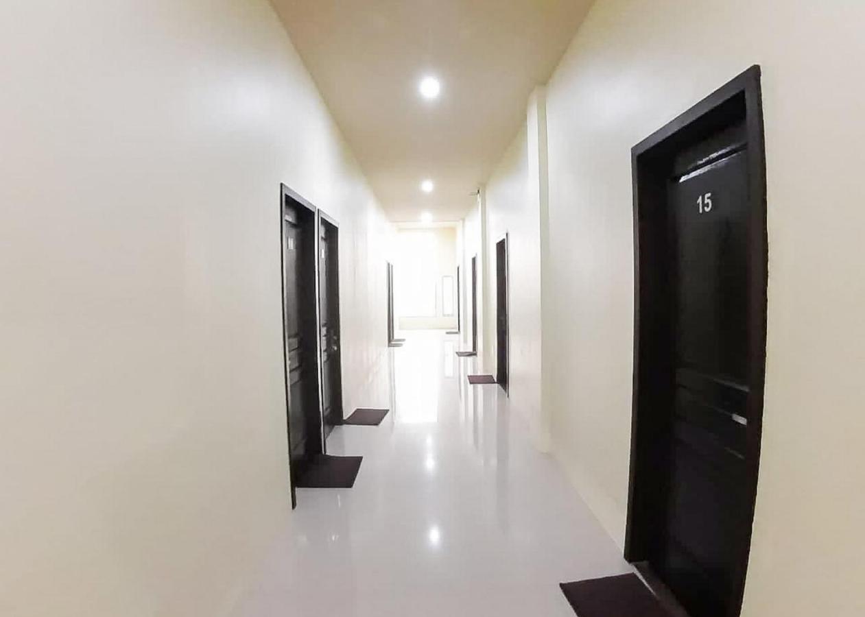 ホテル Reddoorz Syariah Near Transmart Jambi 2 Palmerah エクステリア 写真