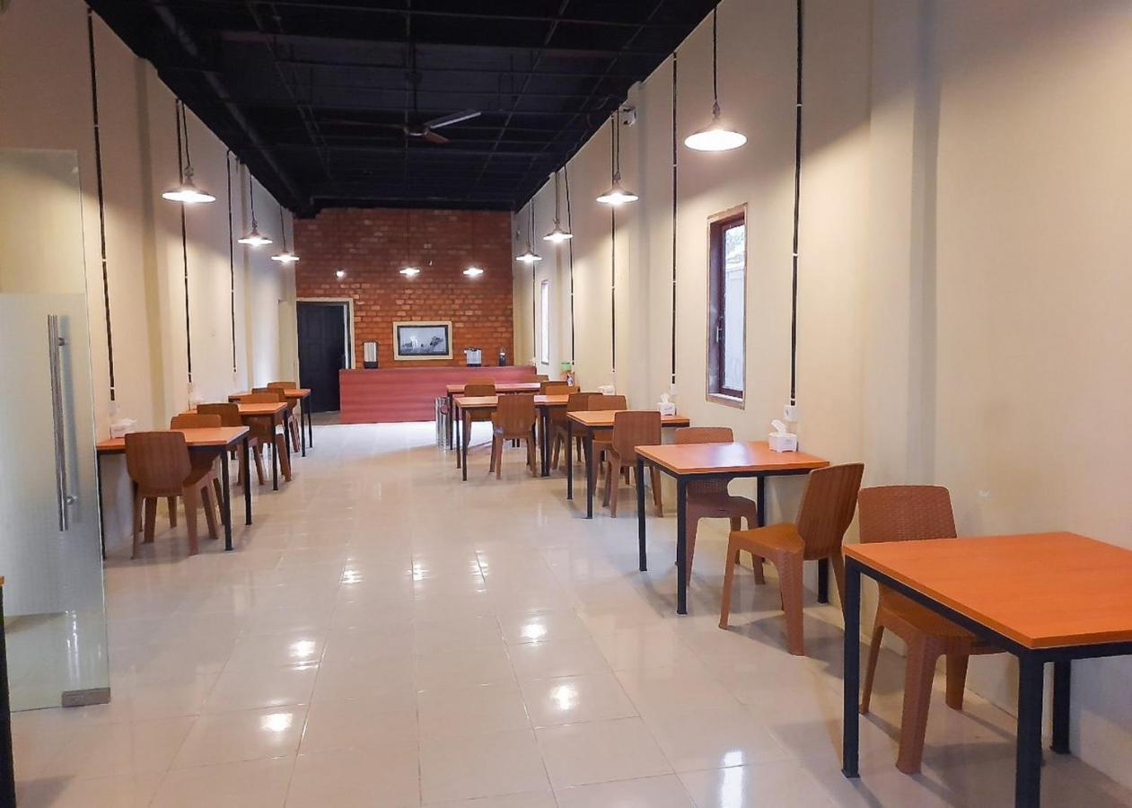 ホテル Reddoorz Syariah Near Transmart Jambi 2 Palmerah エクステリア 写真